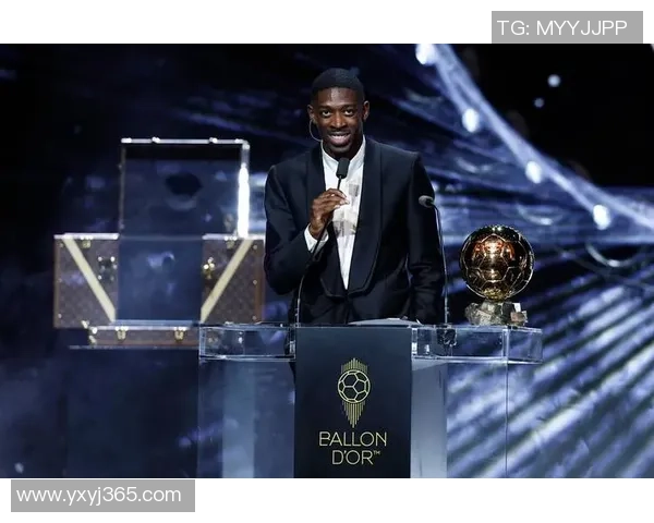 足球球星领奖时由谁主持颁奖仪式和颁发奖杯的幕后故事 足球球星领奖时由谁主持颁奖仪式和颁发奖杯的幕后故事