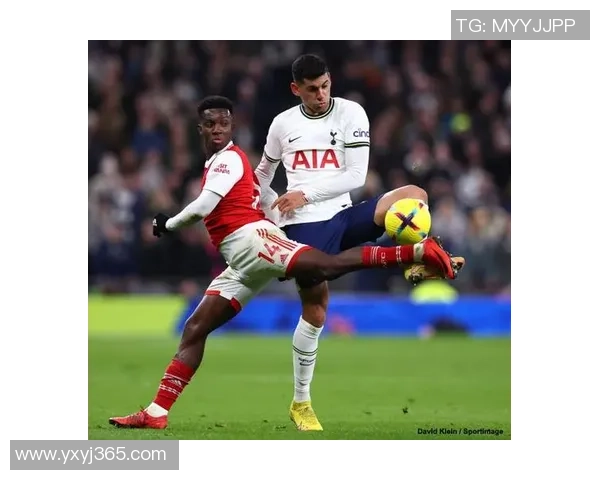 全球足球巨星排名榜揭晓:历代顶尖球员实力对比与荣誉回顾 全球足球巨星排名榜揭晓:历代顶尖球员实力对比与荣誉回顾