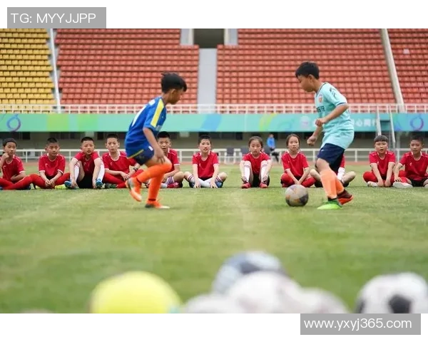 足球卡通球星大冒险 领略绿茵场上的精彩瞬间与奇幻旅程